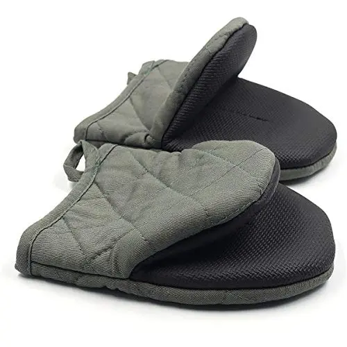 Goldmeet short oven mitts in gray color with compact design